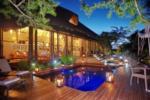 Deck at Night, Shamwari Game Reserve, &copy;Bayethe Lodge
