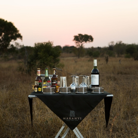 Sundowner drinks at Makanyi Private Game Lodge