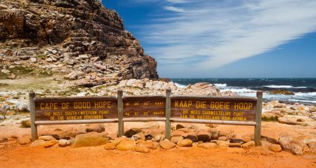 The Cape Peninsular offers spectacular coastal scenery.