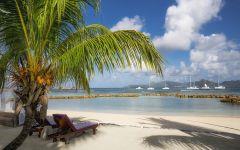 ITINERARY-03420: Island-Hopping in the Seychelles ITINERARY-03420: Island-Hopping in the Seychelles