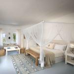 Santorini: Stay 4 nights for the price of  3
